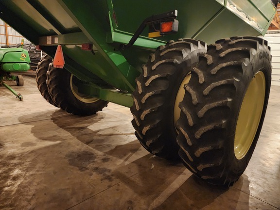 Brent 976 Grain Cart