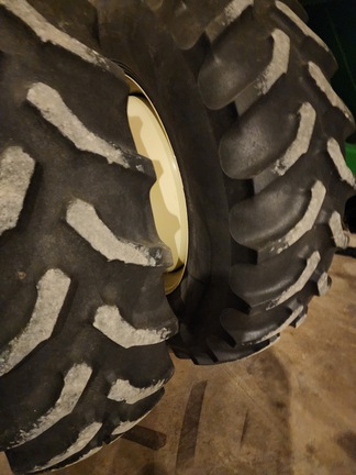 Brent 976 Grain Cart