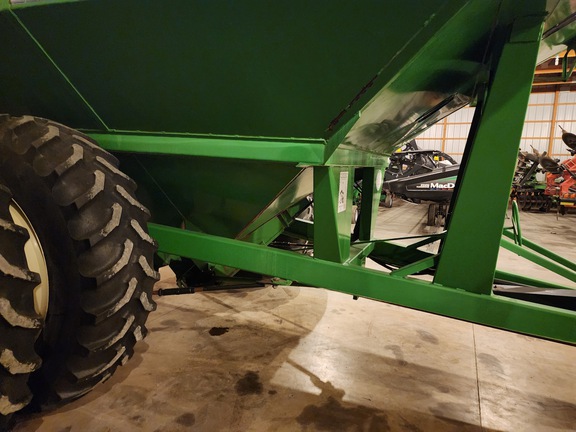 Brent 976 Grain Cart