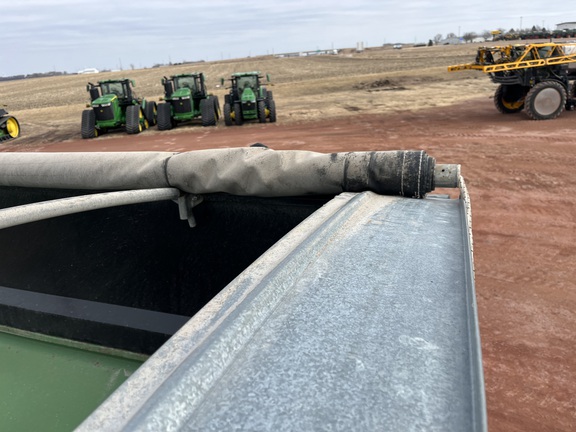 Brent 976 Grain Cart