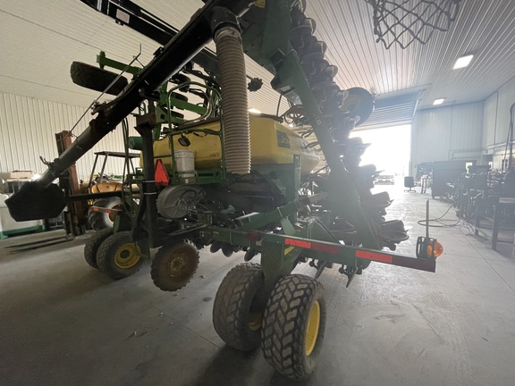 2014 John Deere 1990 Air Seeder