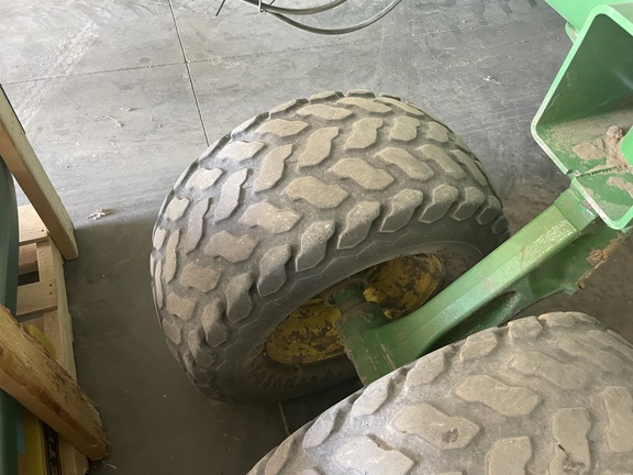 2014 John Deere 1990 Air Seeder