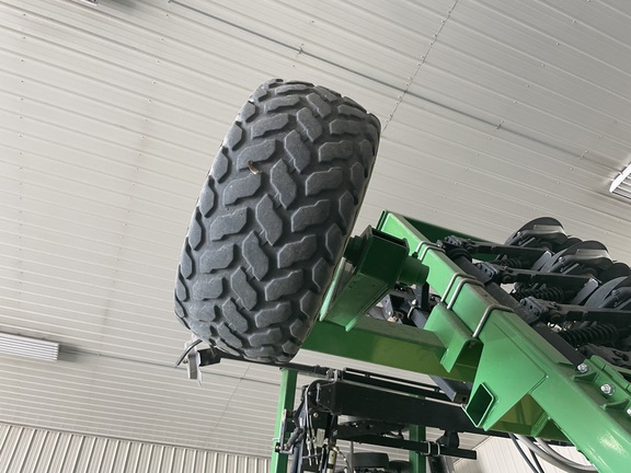 2014 John Deere 1990 Air Seeder