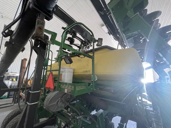 2014 John Deere 1990 Air Seeder