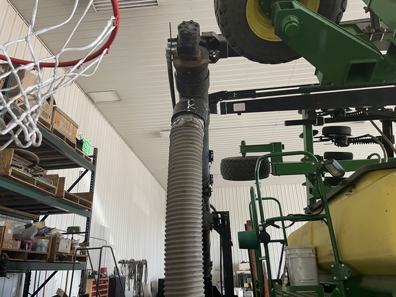 2014 John Deere 1990 Air Seeder