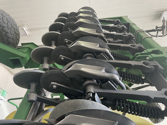 2014 John Deere 1990 Air Seeder