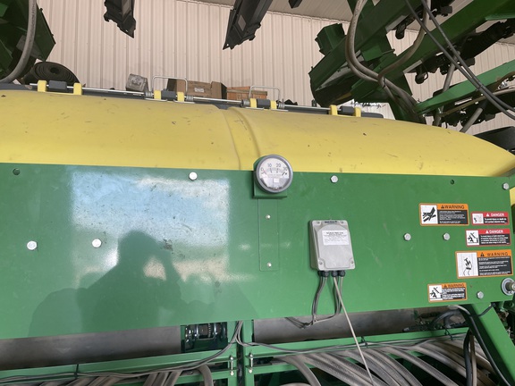 2014 John Deere 1990 Air Seeder