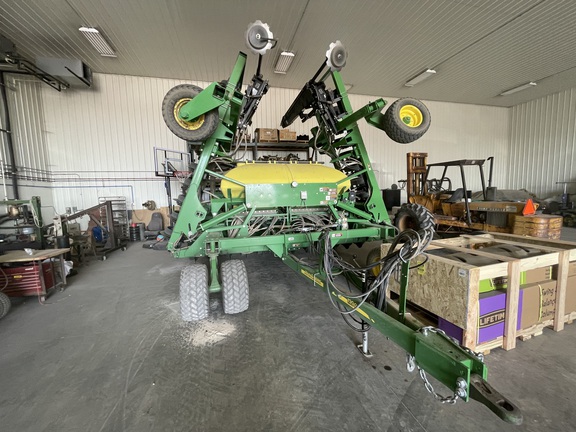 2014 John Deere 1990 Air Seeder