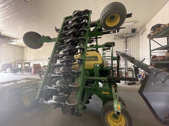 2014 John Deere 1990 Air Seeder