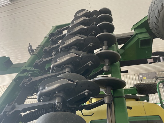 2014 John Deere 1990 Air Seeder