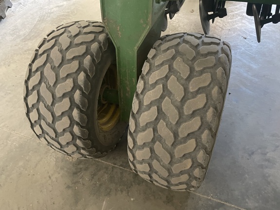 2014 John Deere 1990 Air Seeder