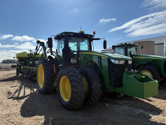 2017 John Deere 8320R Tractor