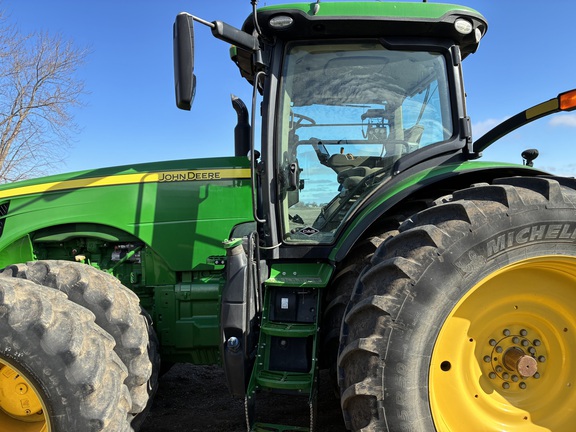 2017 John Deere 8320R Tractor