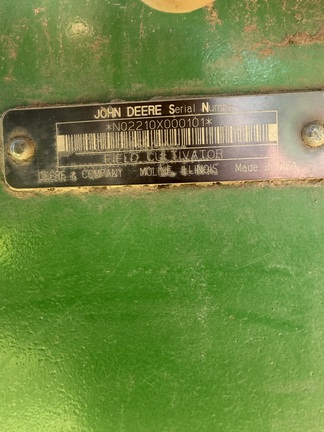 2004 John Deere 2210 Field Cultivator