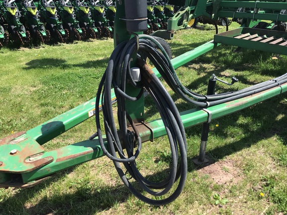 2004 John Deere 2210 Field Cultivator