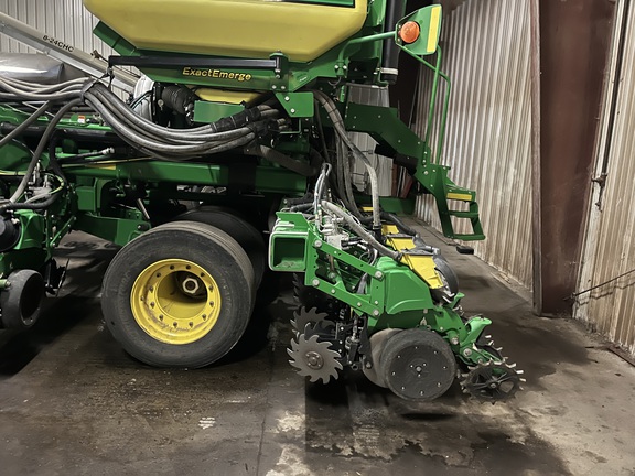 2018 John Deere DB60 Planter