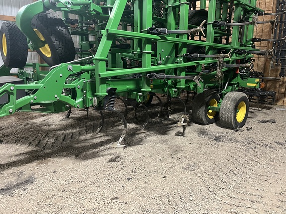 2022 John Deere 2230FH Field Cultivator