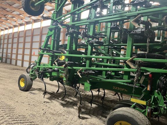 2022 John Deere 2230FH Field Cultivator