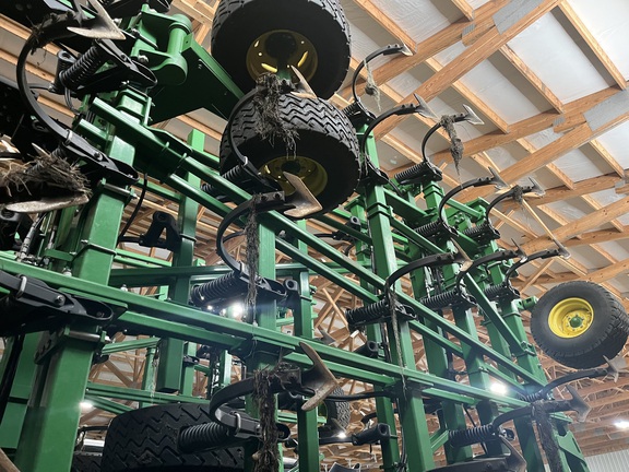 2022 John Deere 2230FH Field Cultivator