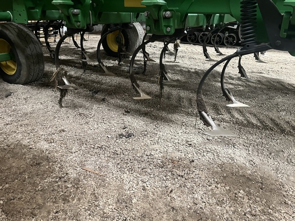 2022 John Deere 2230FH Field Cultivator