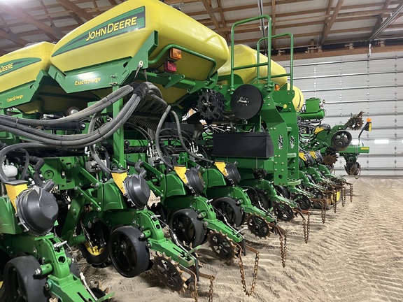 2014 John Deere DB90 Planter