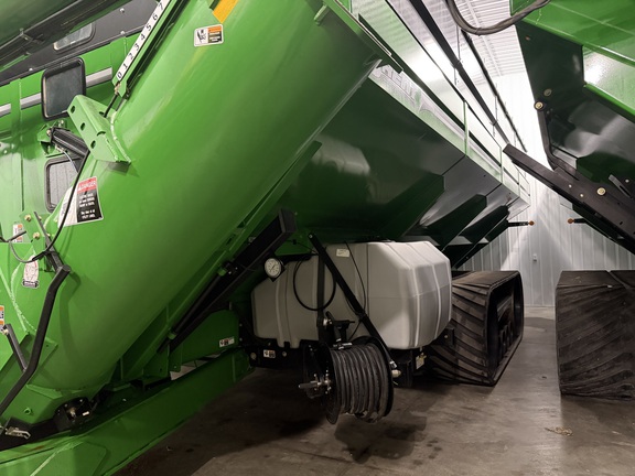 2023 Brent 2598 Avalanche Grain Cart