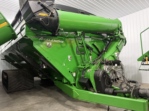 2023 Brent 2598 Avalanche Grain Cart