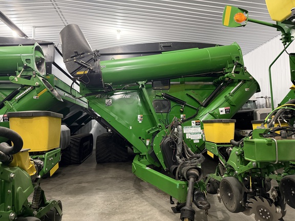 2023 Brent 2598 Avalanche Grain Cart