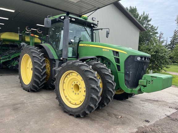 2010 John Deere 8320R Tractor