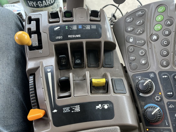 2010 John Deere 8320R Tractor