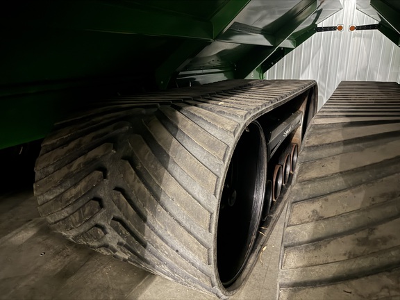 2024 Brent 2598 Avalanche Grain Cart