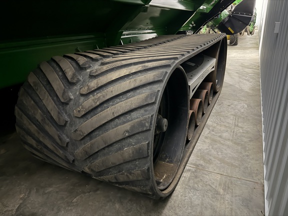 2024 Brent 2598 Avalanche Grain Cart