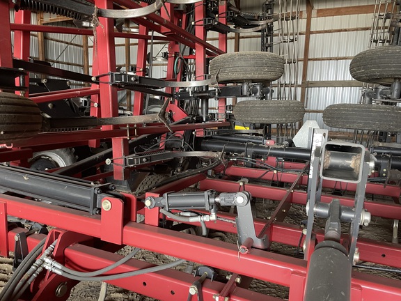 2013 Case IH 200 Field Cultivator