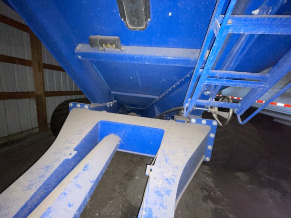 2022 Brandt 1120XT Grain Cart