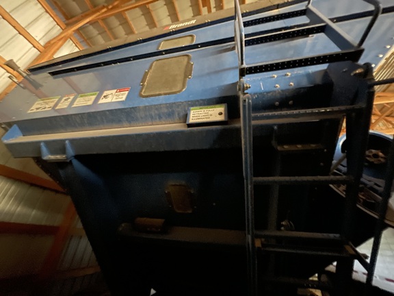 2022 Brandt 1120XT Grain Cart