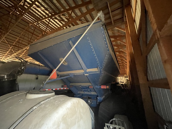 2022 Brandt 1120XT Grain Cart