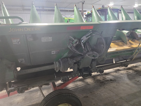 2010 John Deere 608C Header Corn Head