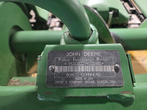 2010 John Deere 608C Header Corn Head