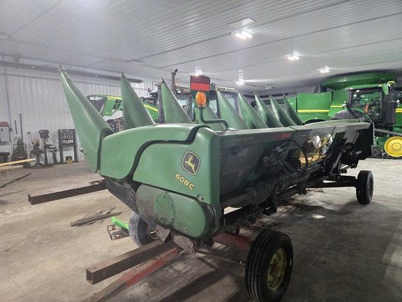 2010 John Deere 608C Header Corn Head