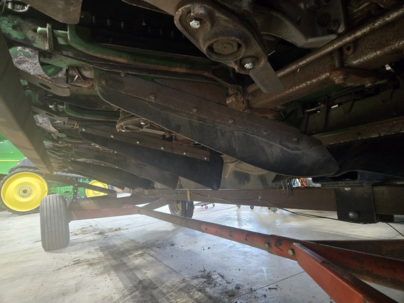 2010 John Deere 608C Header Corn Head