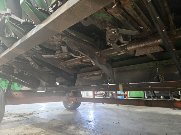 2010 John Deere 608C Header Corn Head