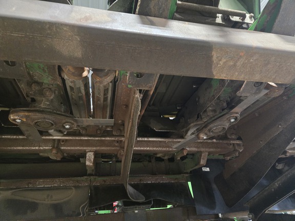 2010 John Deere 608C Header Corn Head