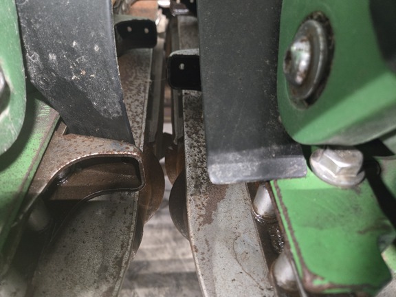 2010 John Deere 608C Header Corn Head