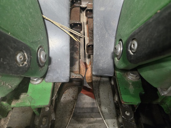 2010 John Deere 608C Header Corn Head
