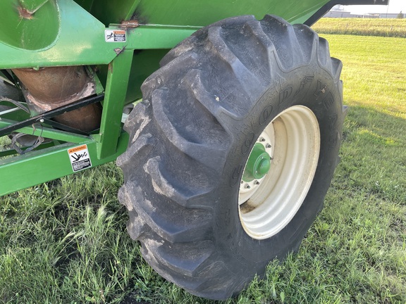 2011 Parker 624 Grain Cart