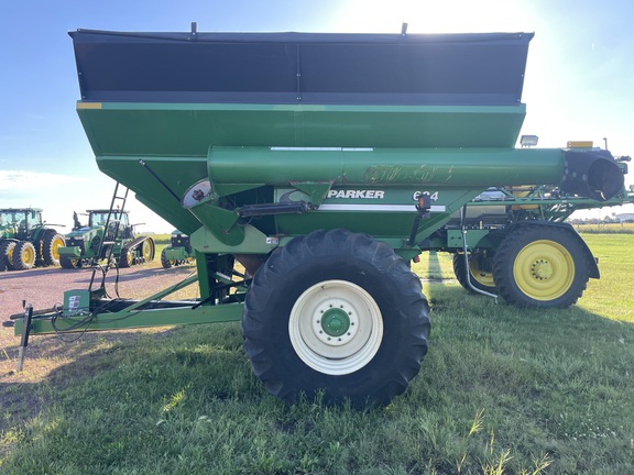 2011 Parker 624 Grain Cart