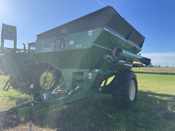 2011 Parker 624 Grain Cart