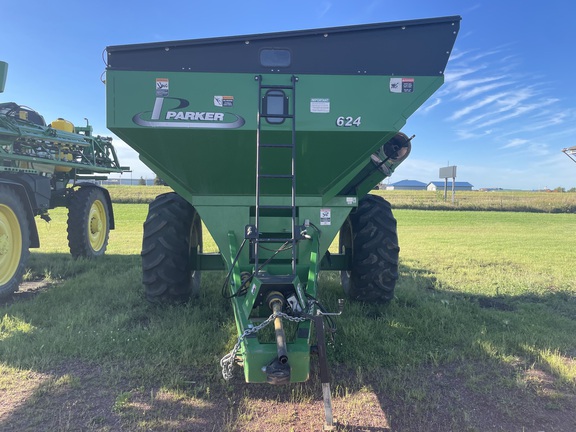 2011 Parker 624 Grain Cart