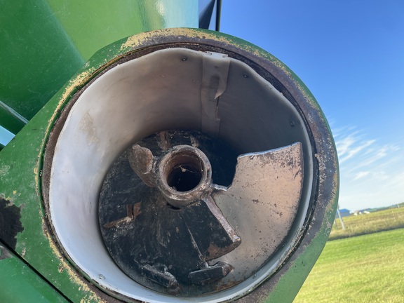 2011 Parker 624 Grain Cart