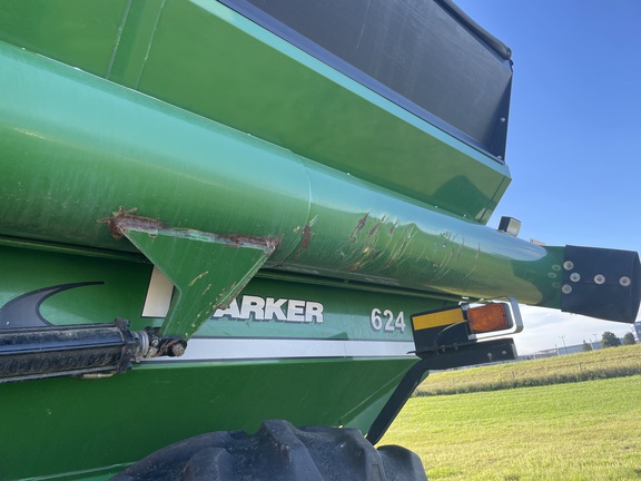 2011 Parker 624 Grain Cart